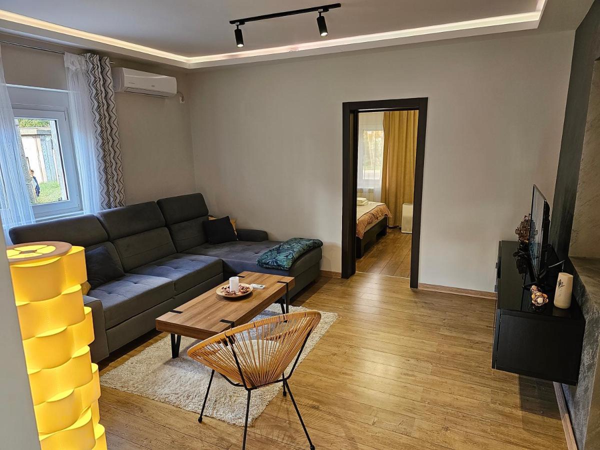 Aerovista Apartment Surcin ภายนอก รูปภาพ